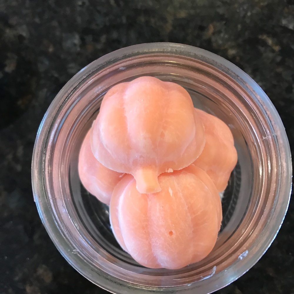 Glitzy Little Melts in Pumpkin Cupcake